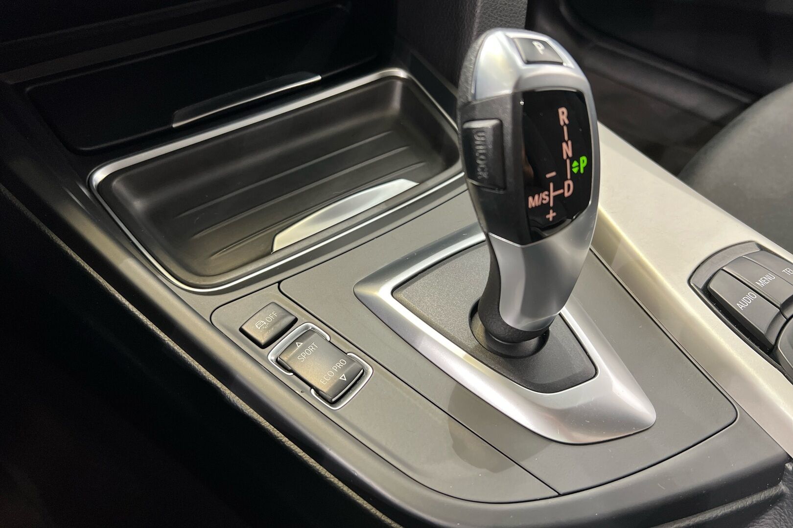 BMW 3-SARJA iso kuva 20