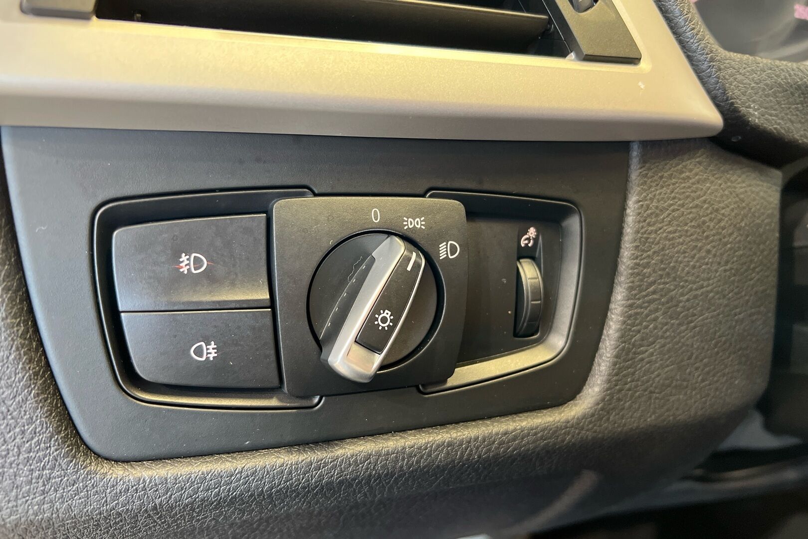 BMW 3-SARJA iso kuva 23