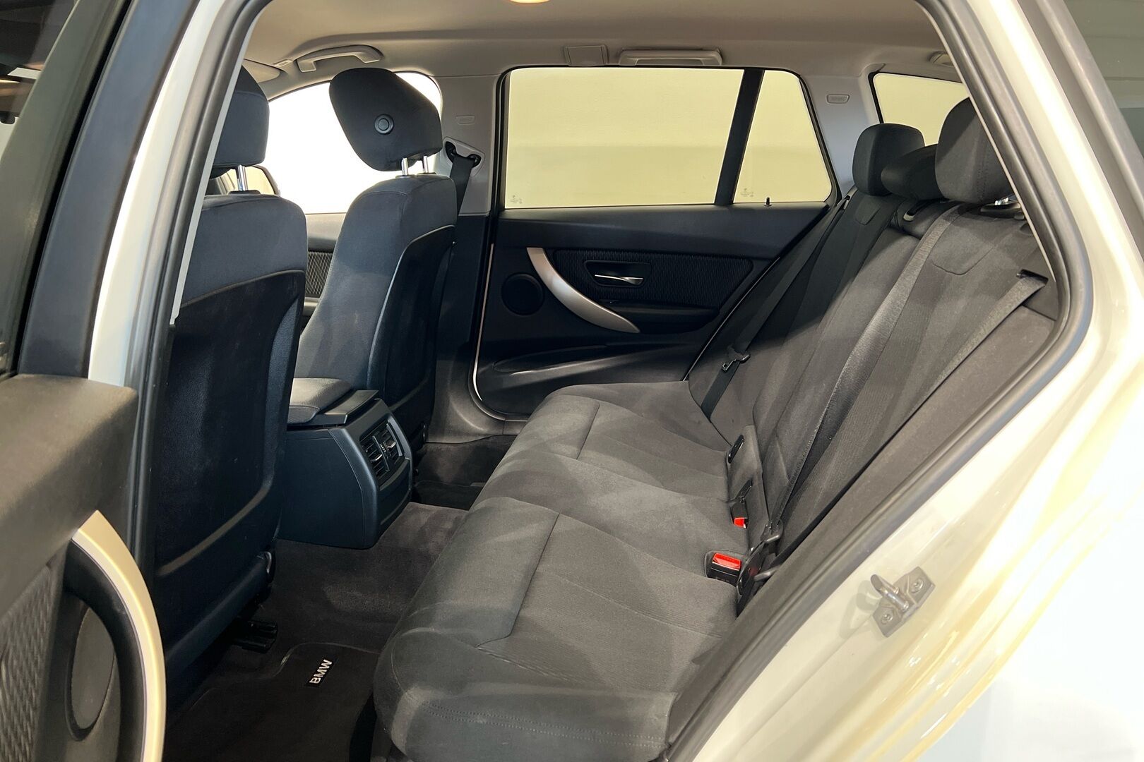 BMW 3-SARJA iso kuva 8