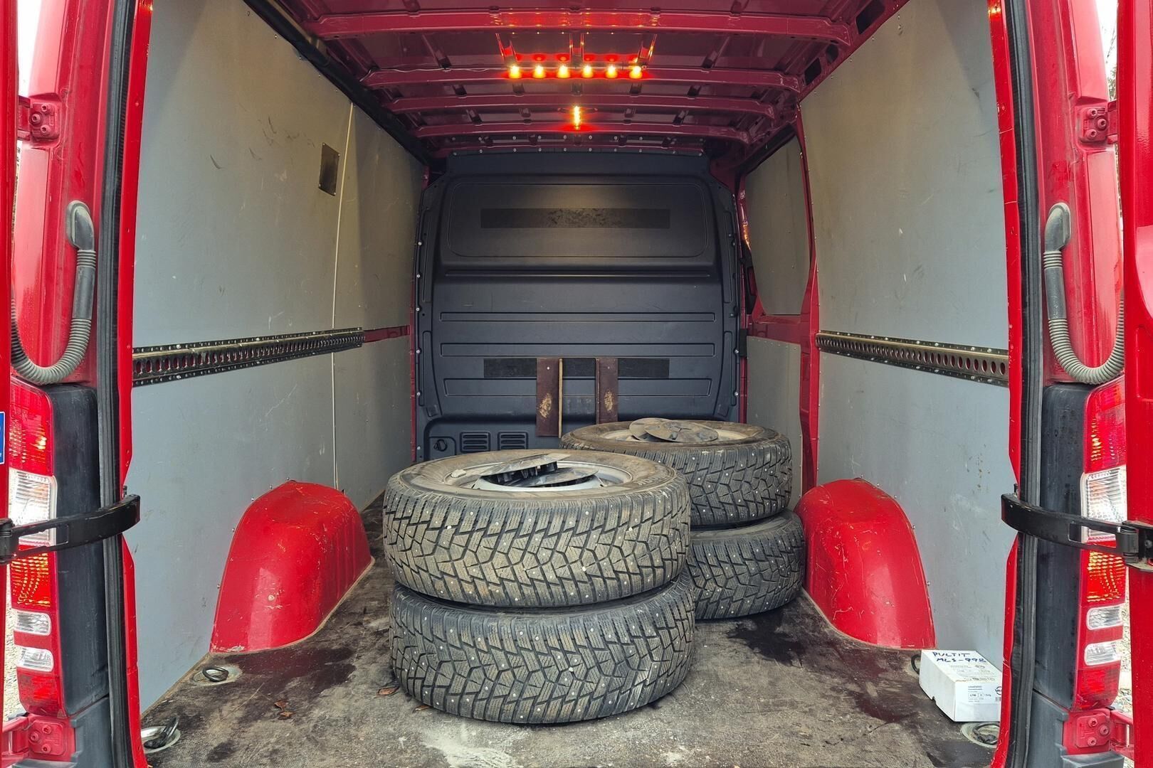 Mercedes-Benz Sprinter iso kuva 14