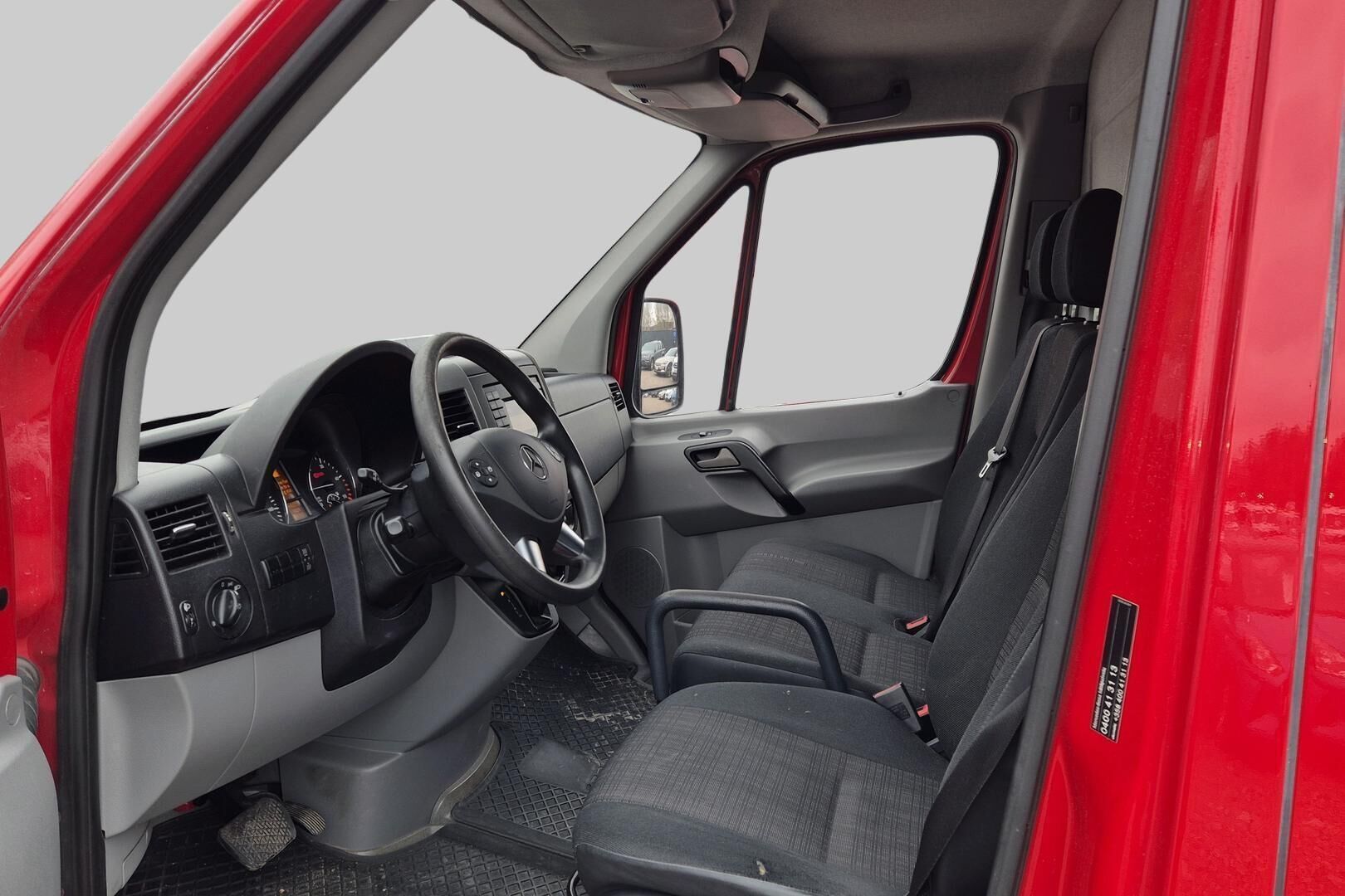 Mercedes-Benz Sprinter iso kuva 9