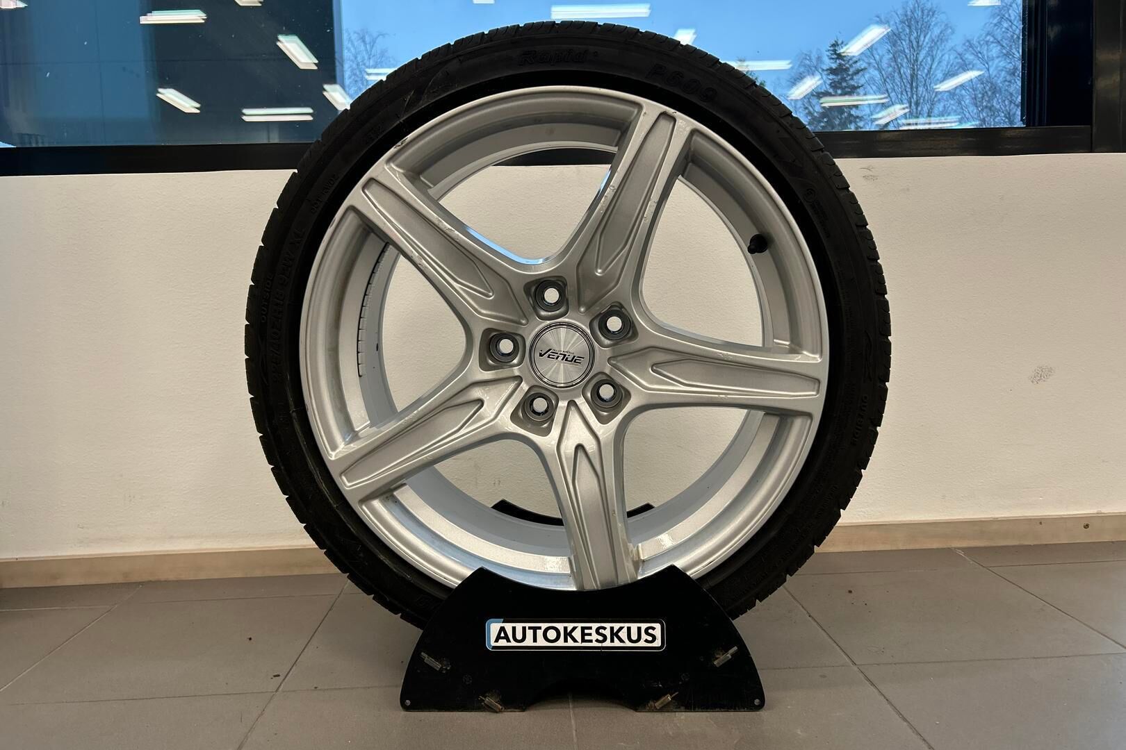 BMW 1-SARJA iso kuva 26