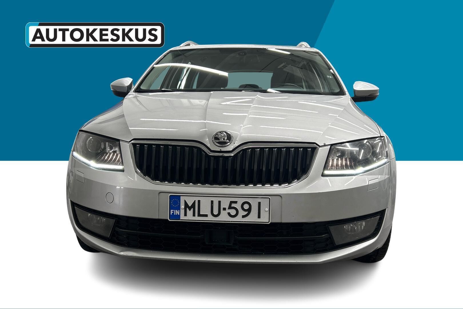 Skoda Octavia iso kuva 2