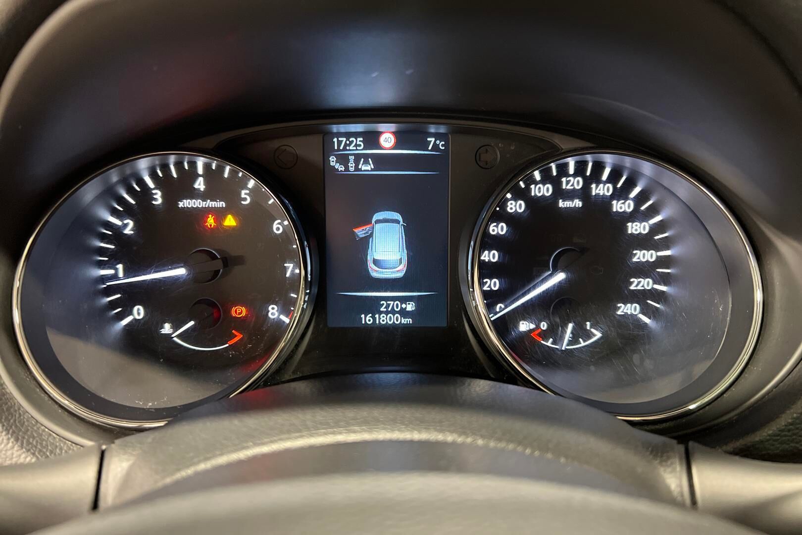 Nissan Qashqai iso kuva 14