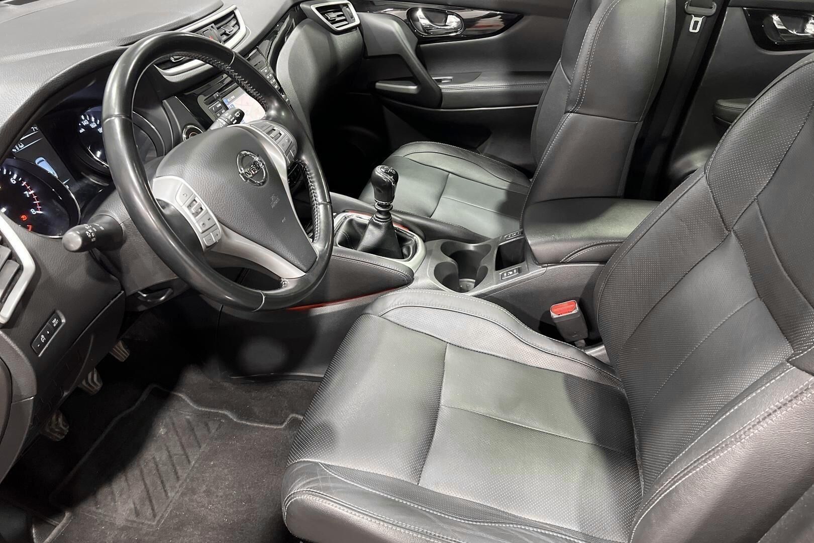 Nissan Qashqai iso kuva 8