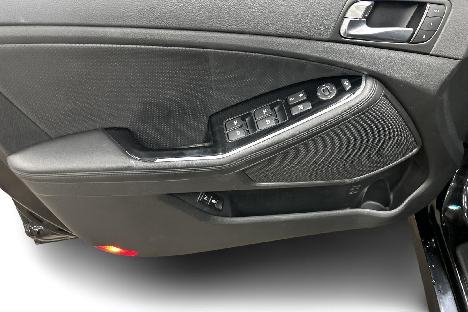 Kia Optima iso kuva 13