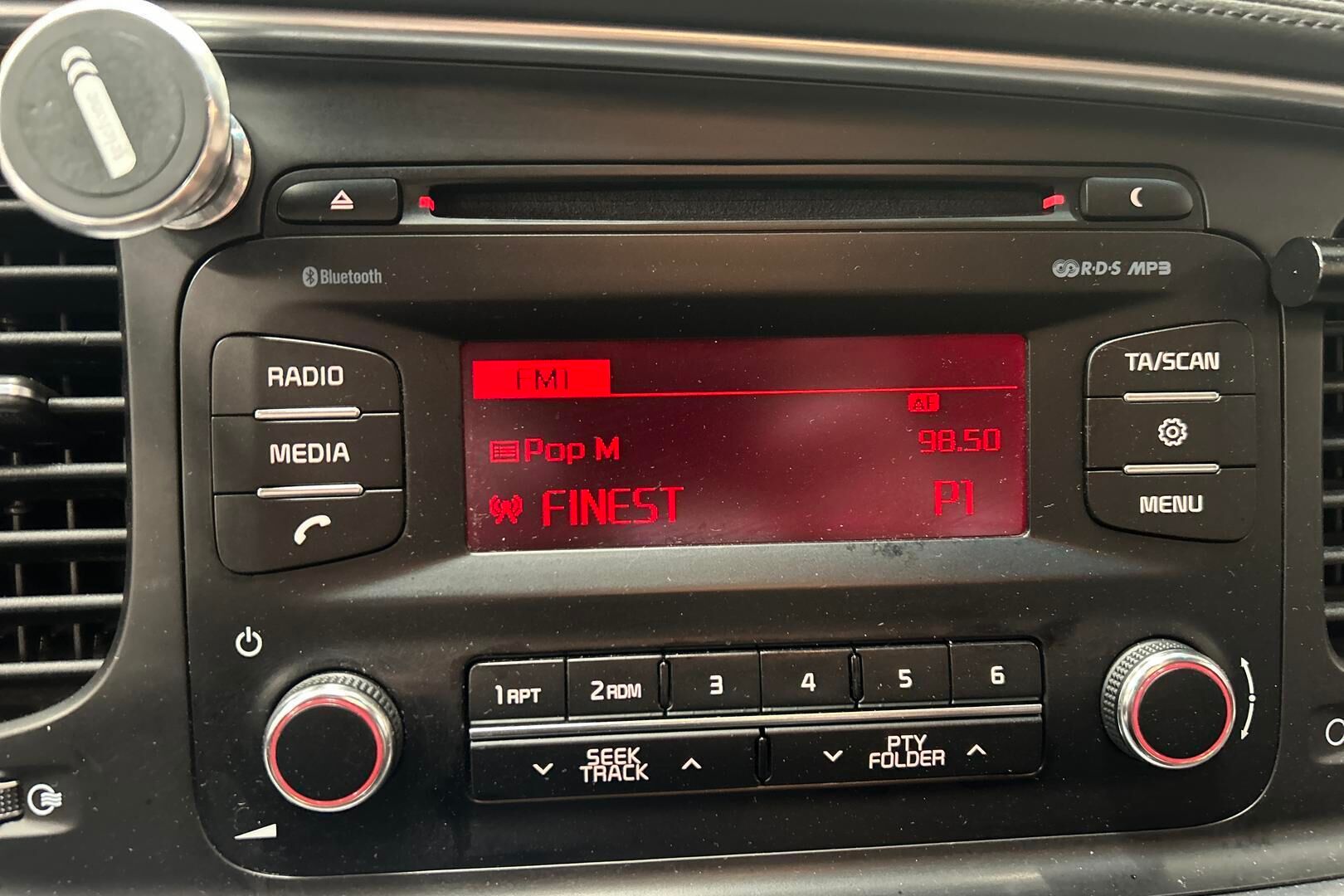 Kia Optima iso kuva 20