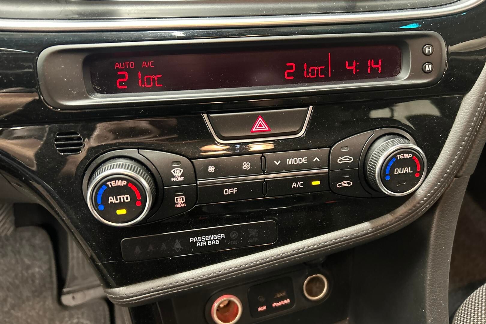 Kia Optima iso kuva 21