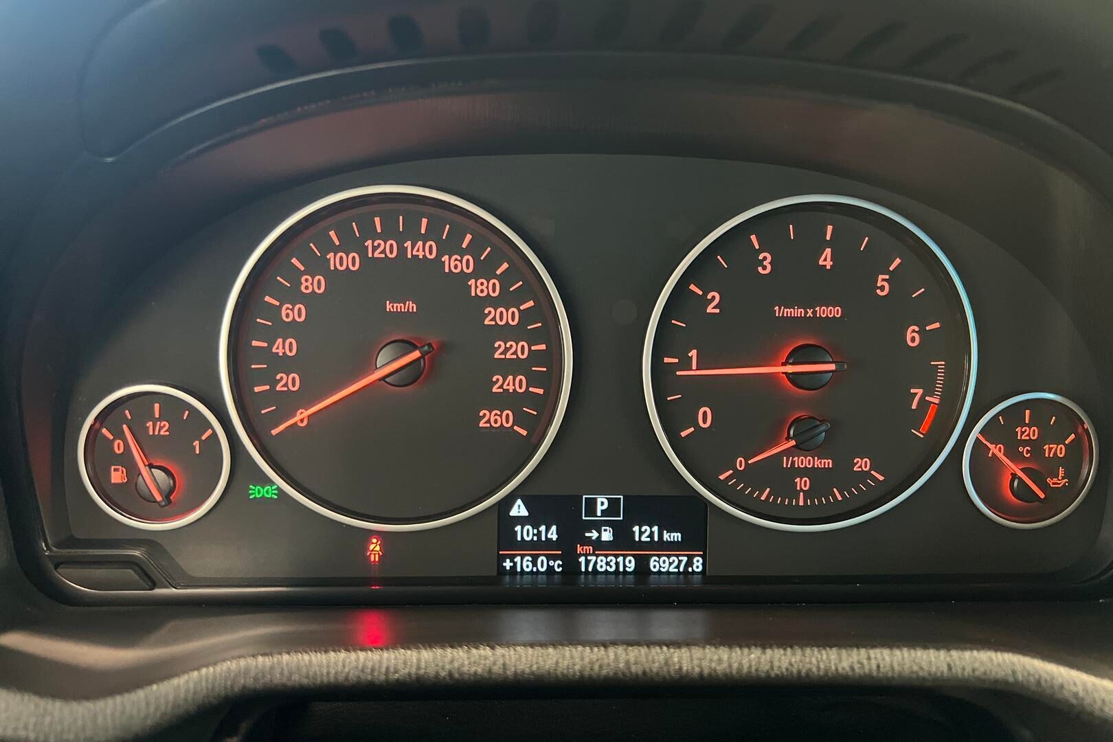 BMW X4 iso kuva 13