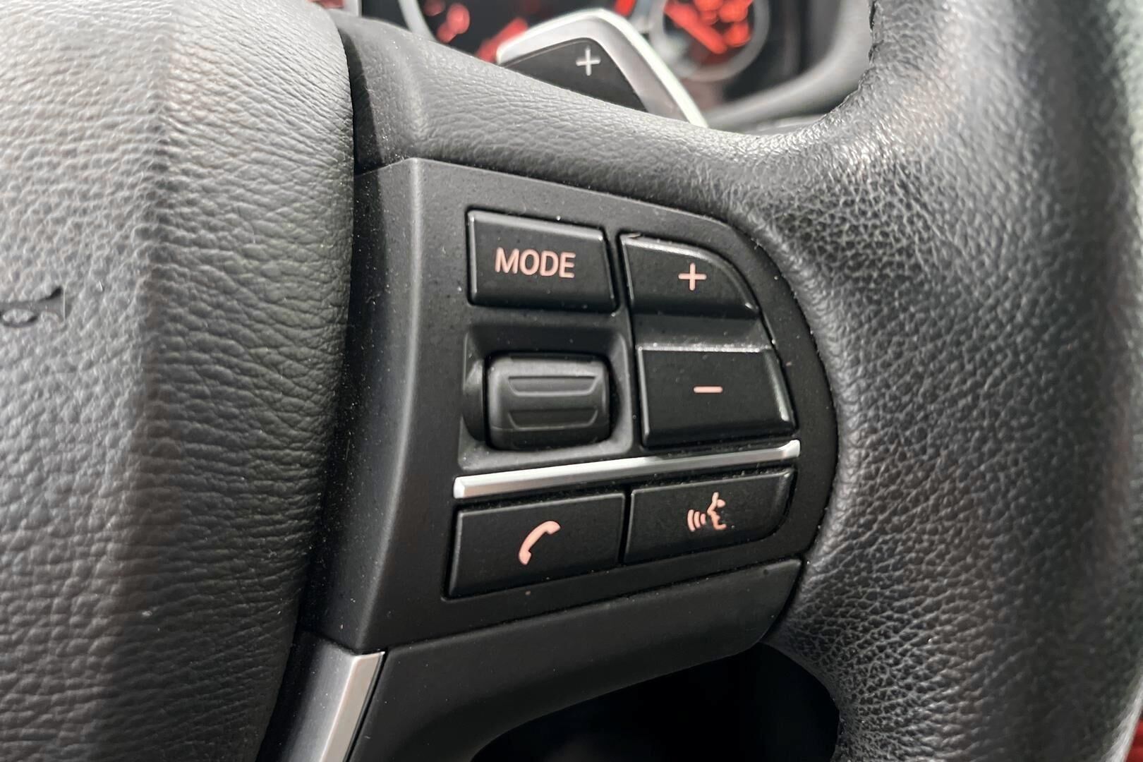 BMW X4 iso kuva 16