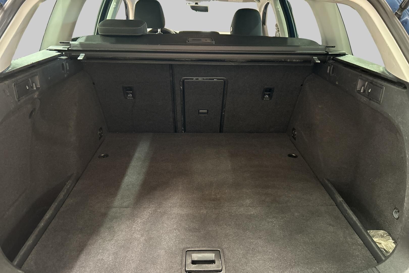 Volkswagen Golf iso kuva 11