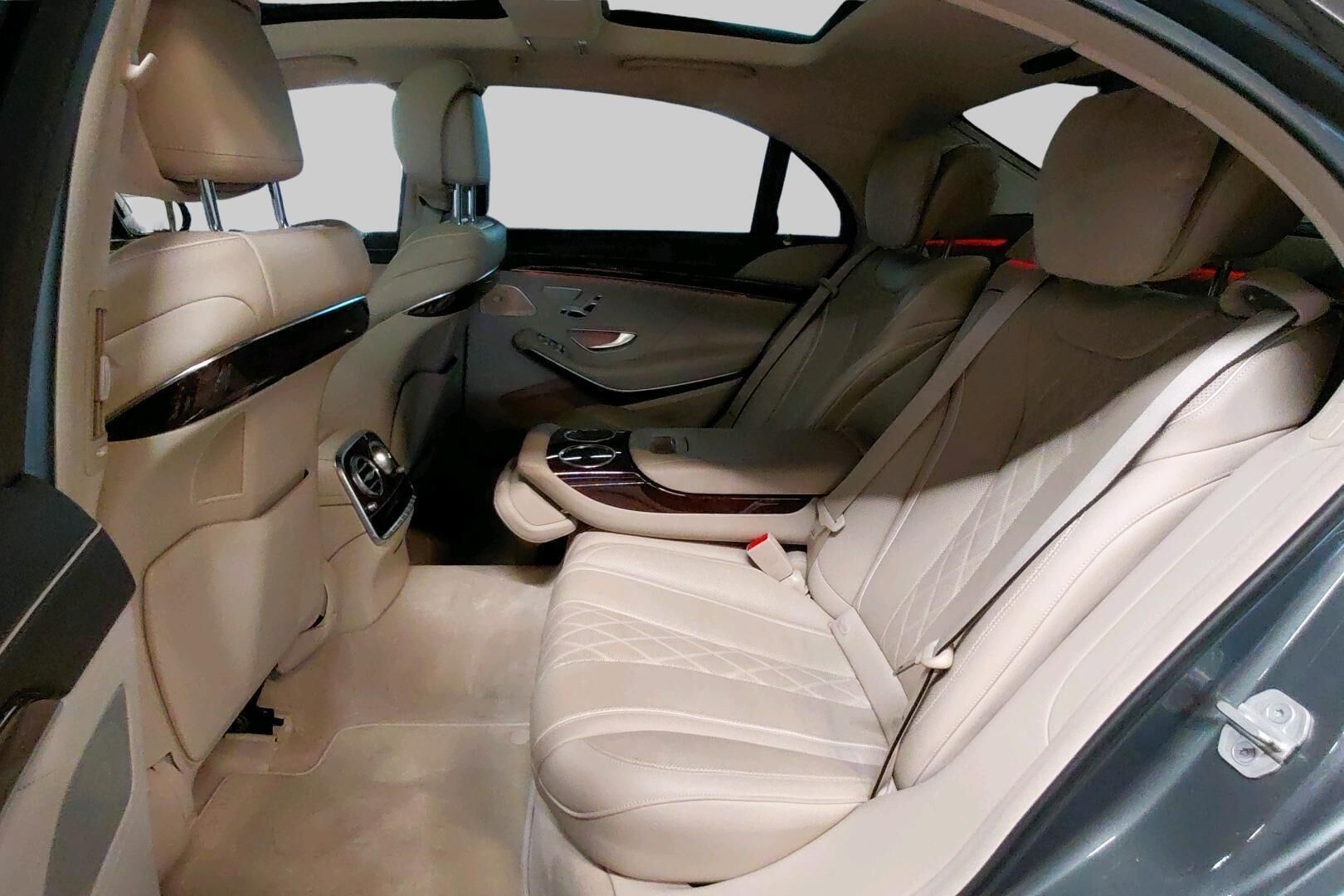 Mercedes-Benz S iso kuva 11