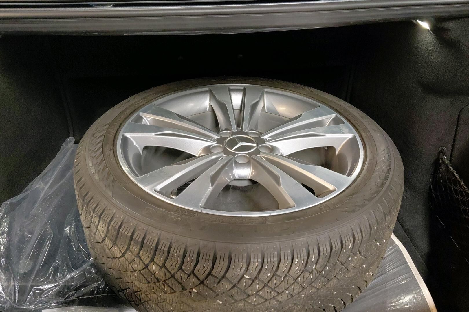 Mercedes-Benz S iso kuva 12