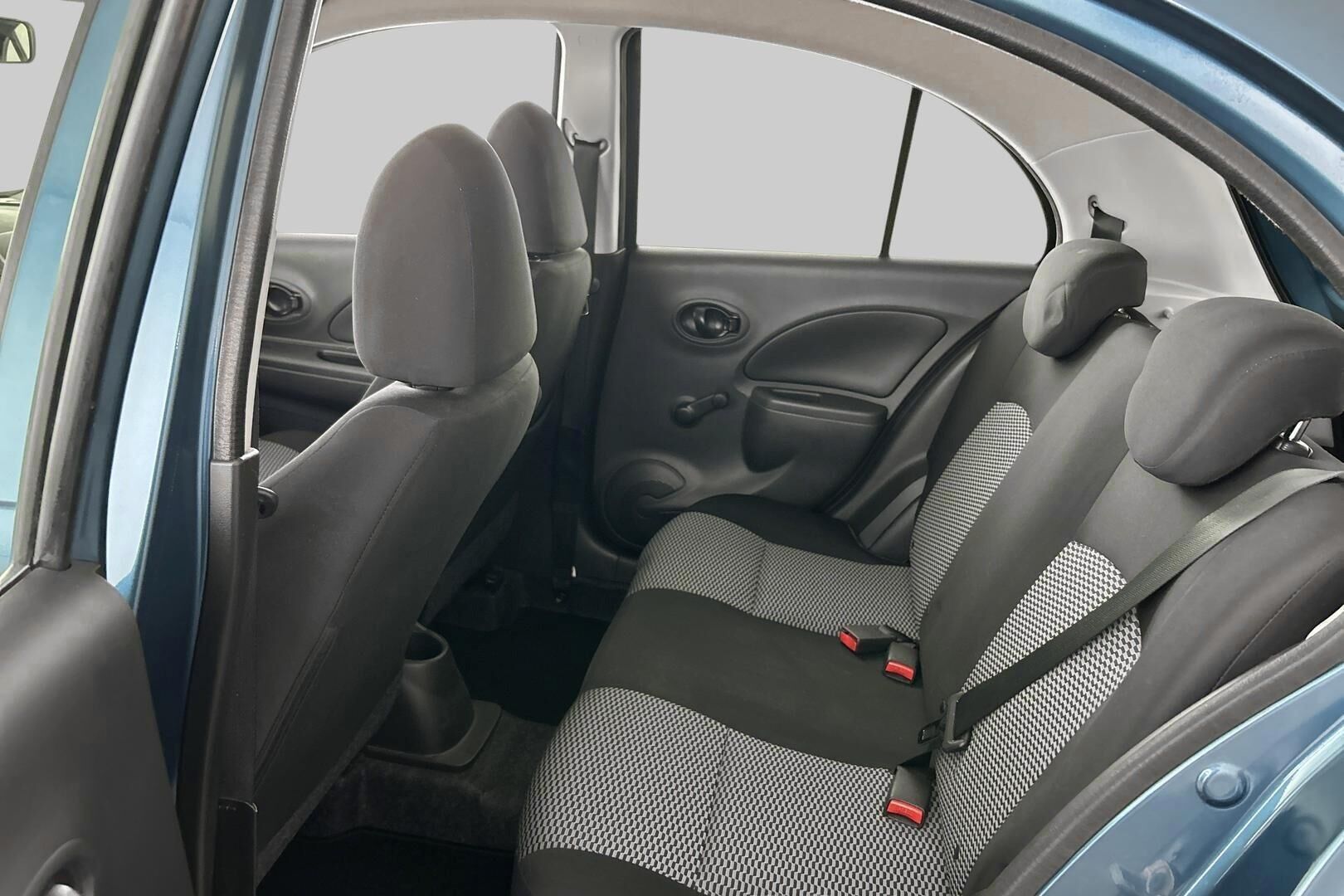 Nissan Micra iso kuva 11