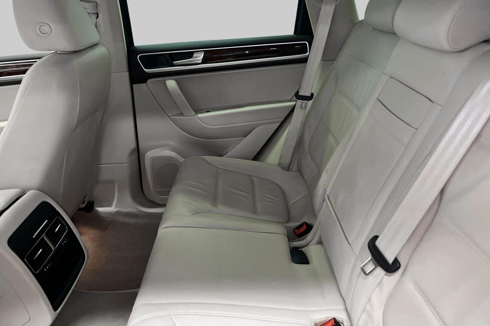Volkswagen Touareg iso kuva 8