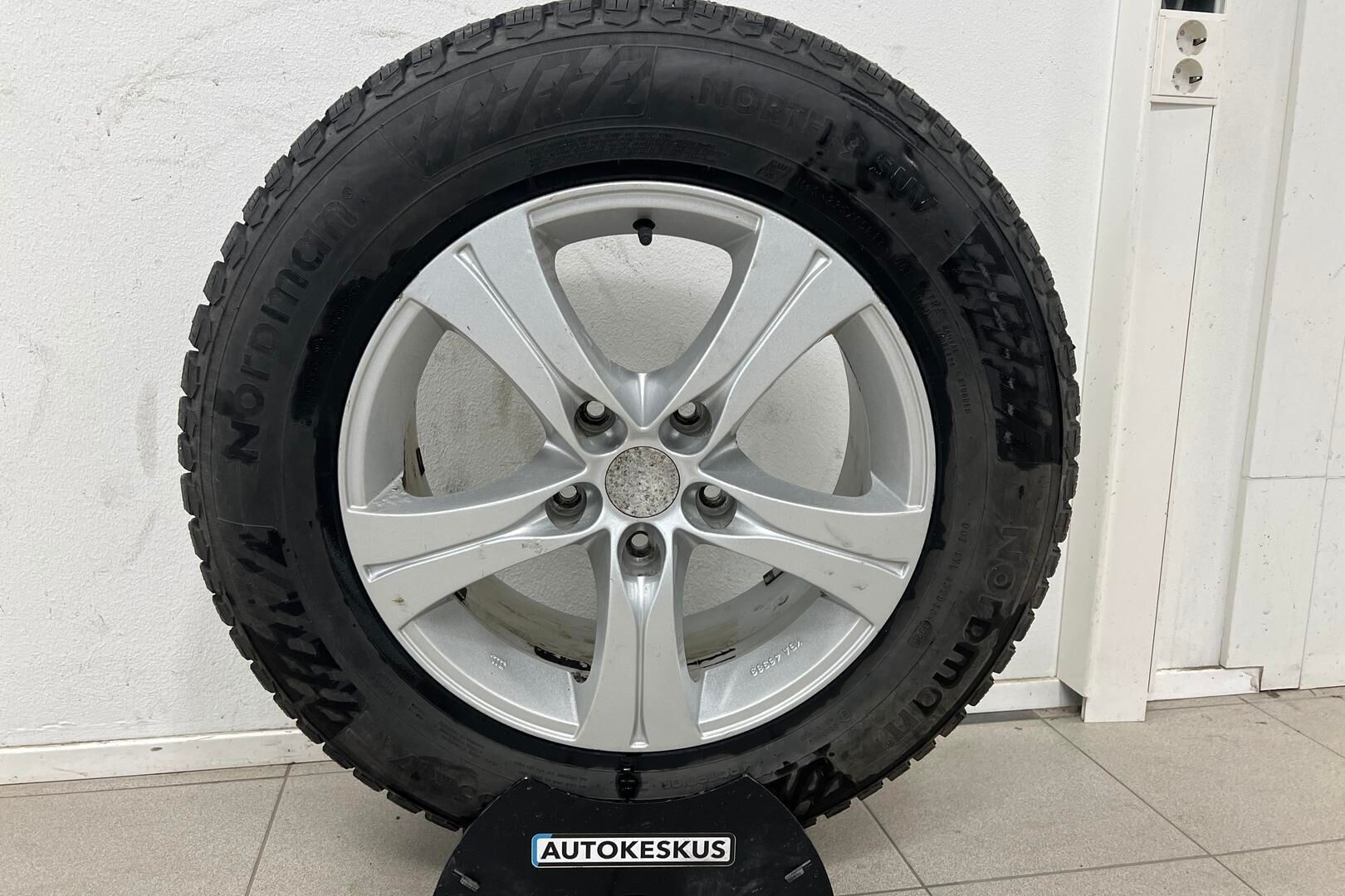 Volkswagen Touareg iso kuva 17