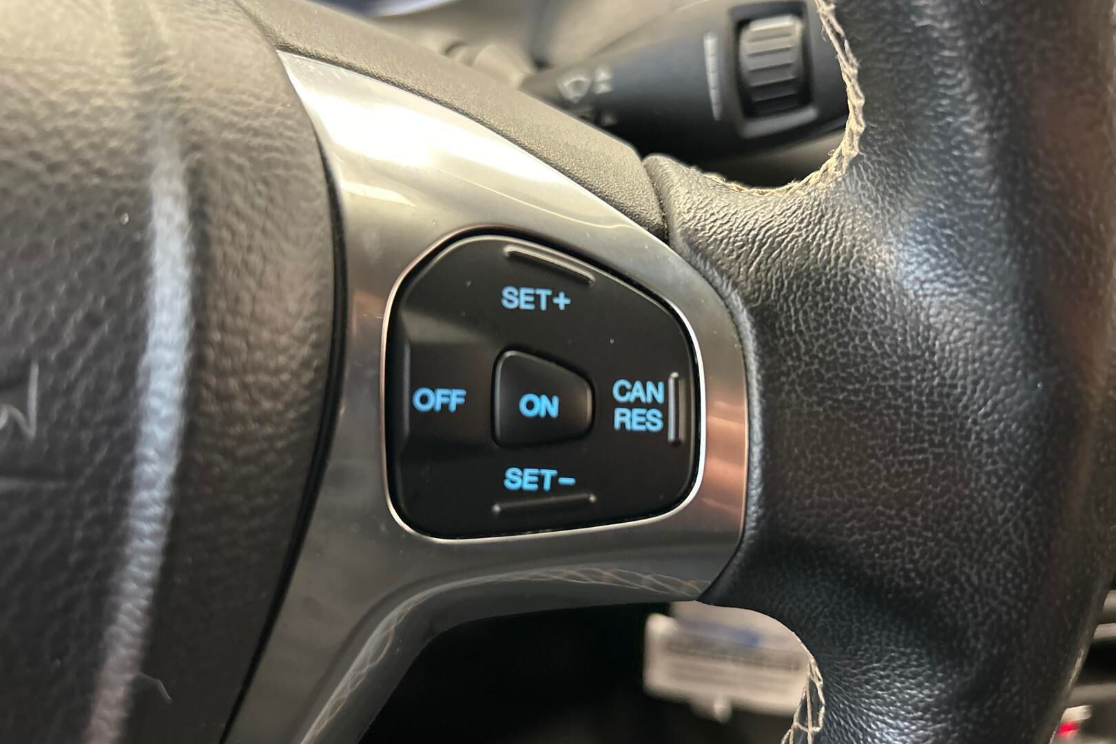 Ford Fiesta iso kuva 23