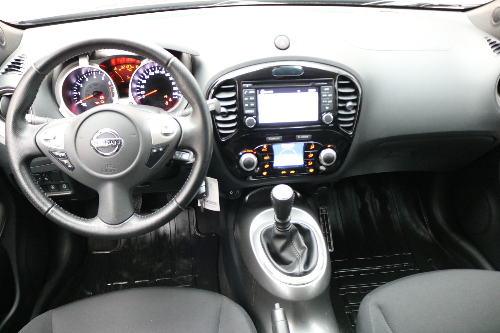 Nissan Juke iso kuva 8