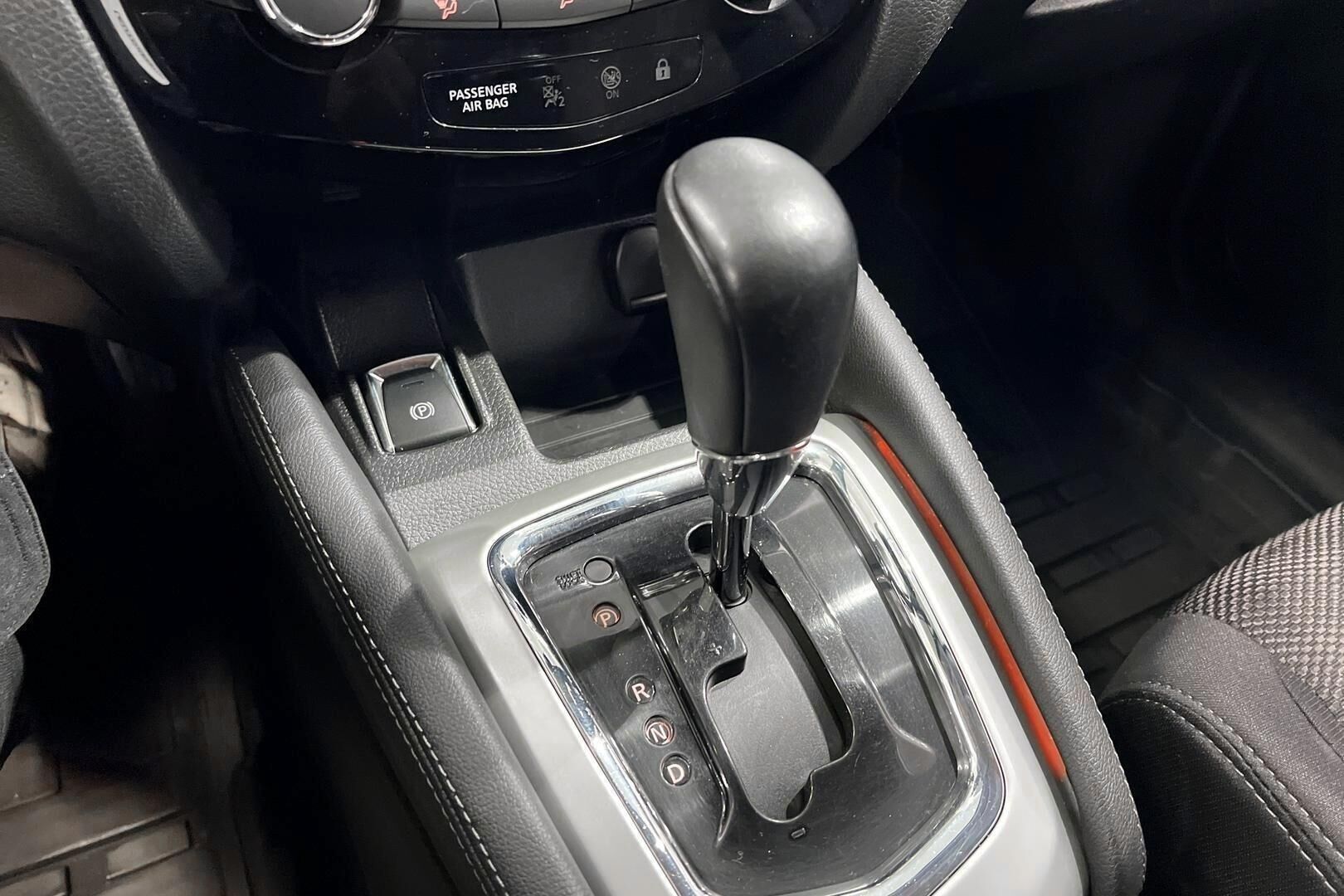 Nissan Qashqai iso kuva 16