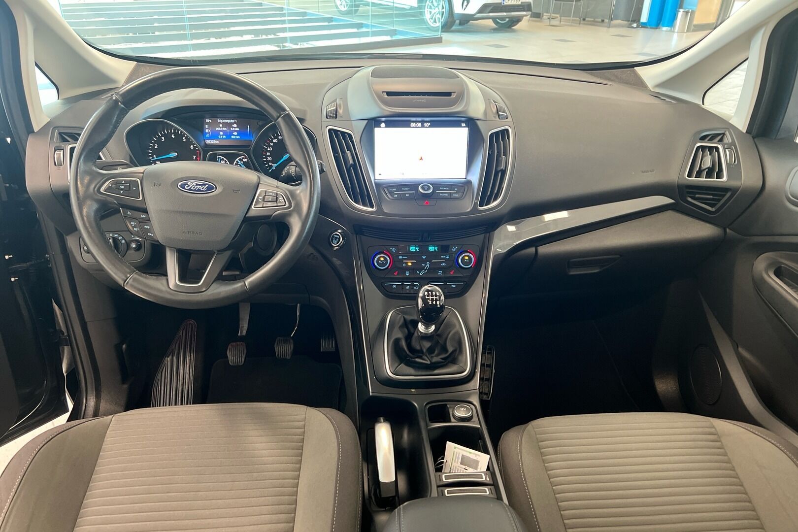 Ford C-Max iso kuva 17