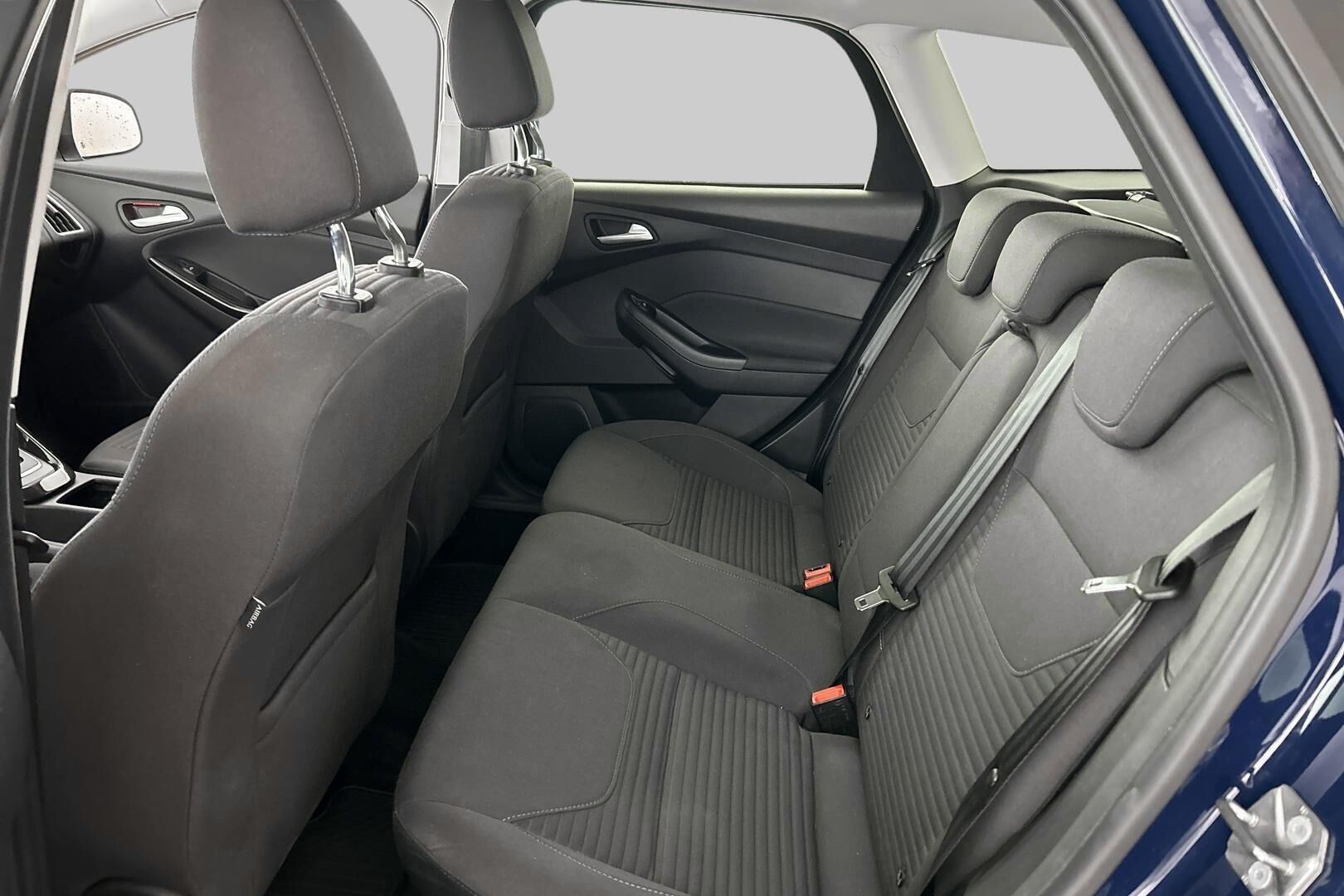 Ford Focus iso kuva 10