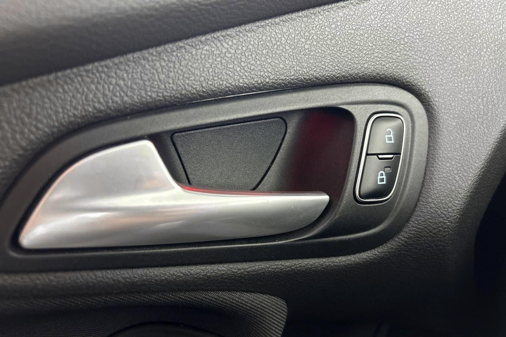 Ford Focus iso kuva 26