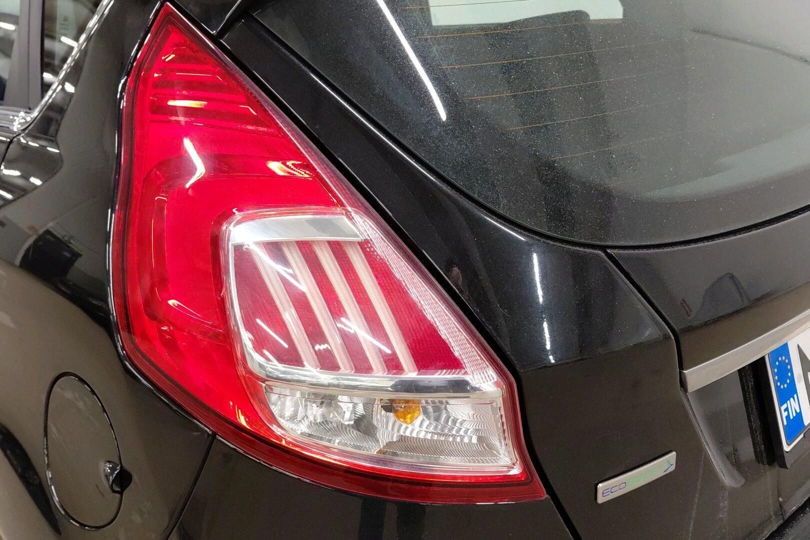 Ford Fiesta iso kuva 16
