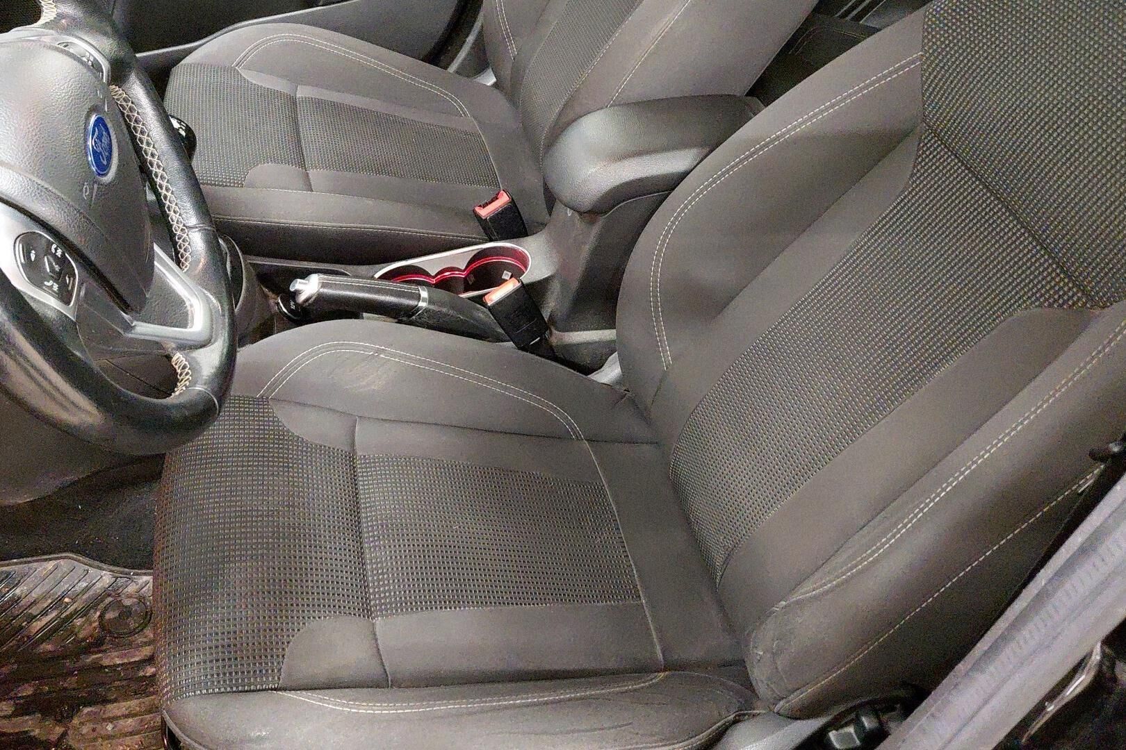 Ford Fiesta iso kuva 20