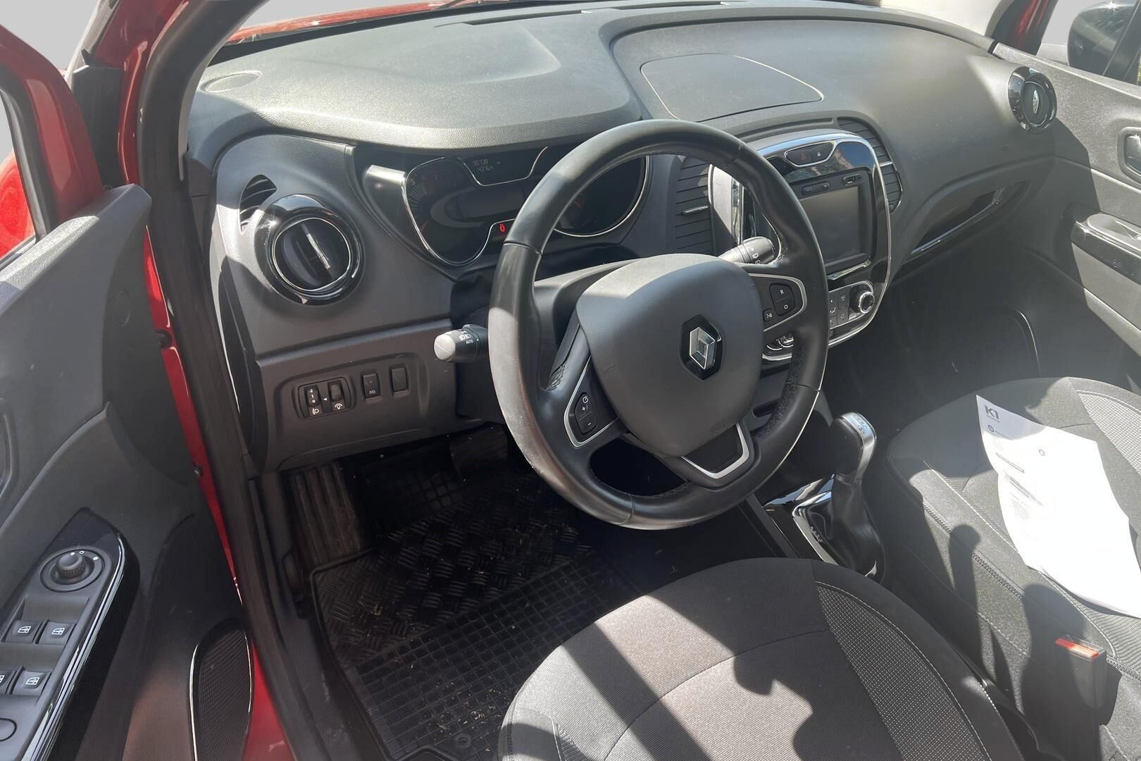 Renault Captur iso kuva 1