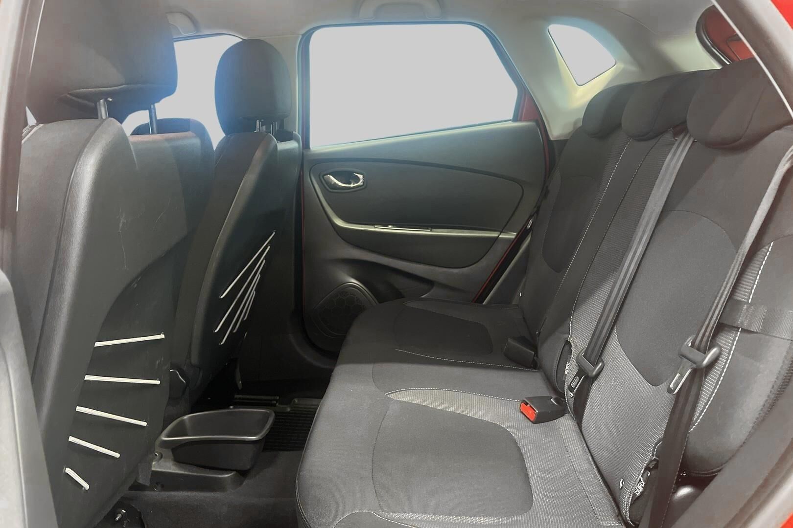 Renault Captur iso kuva 11