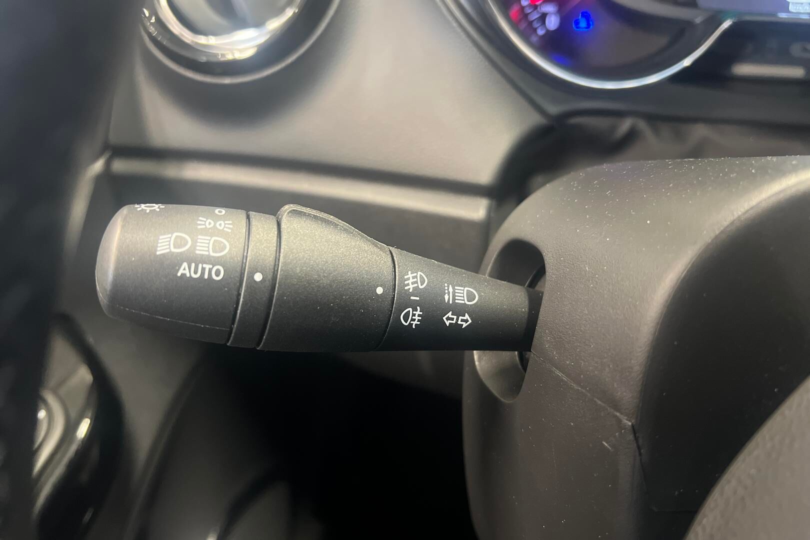 Renault Captur iso kuva 15
