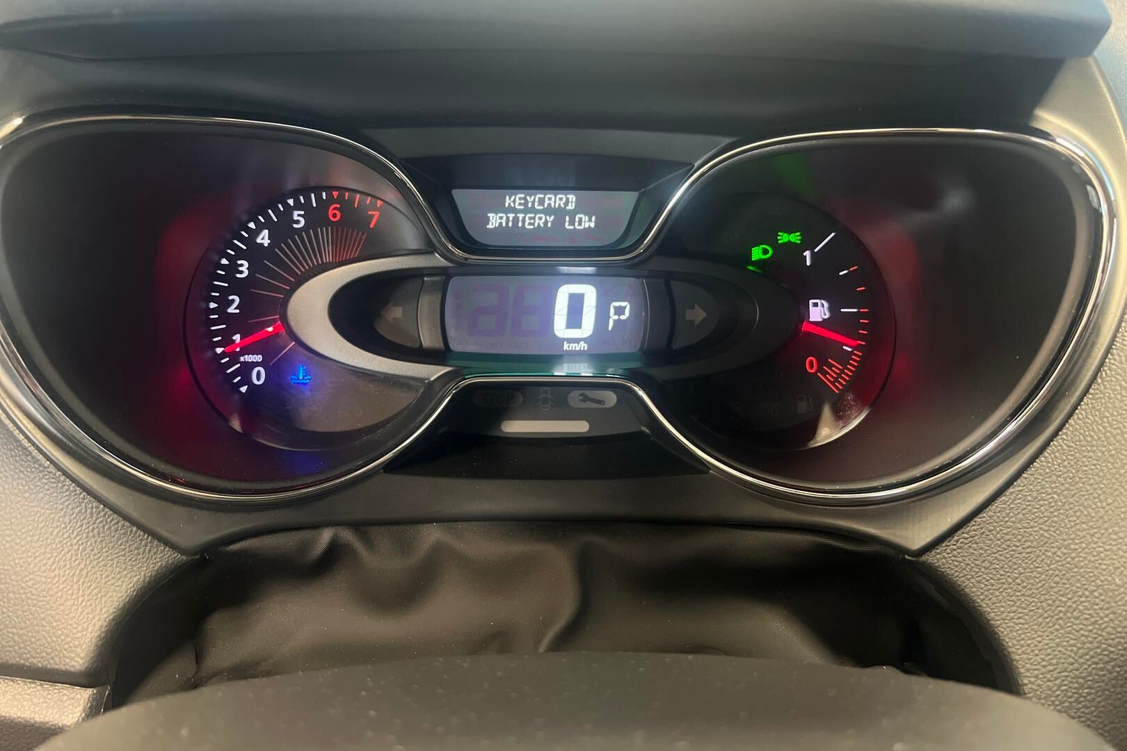Renault Captur iso kuva 17