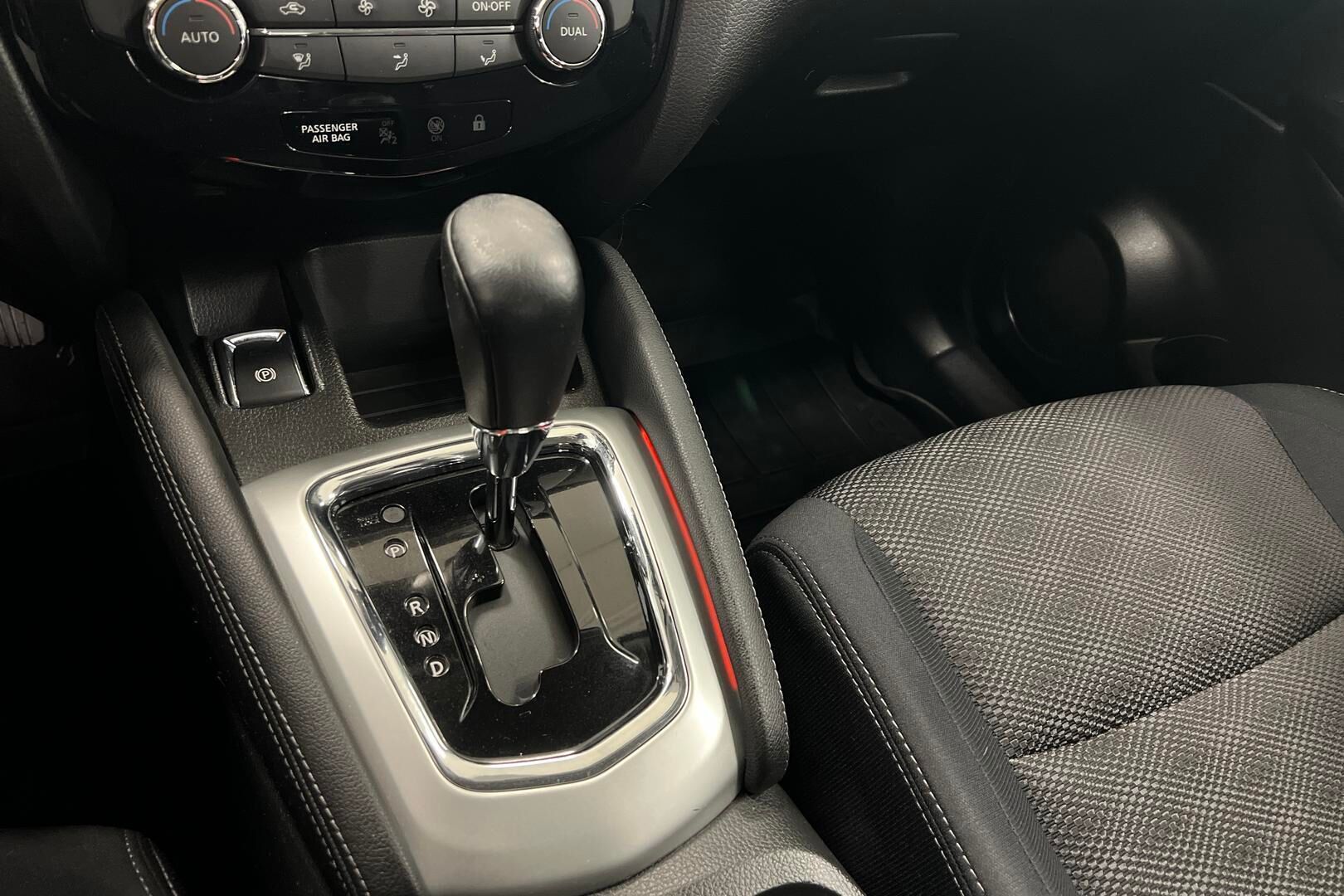 Nissan Qashqai iso kuva 16