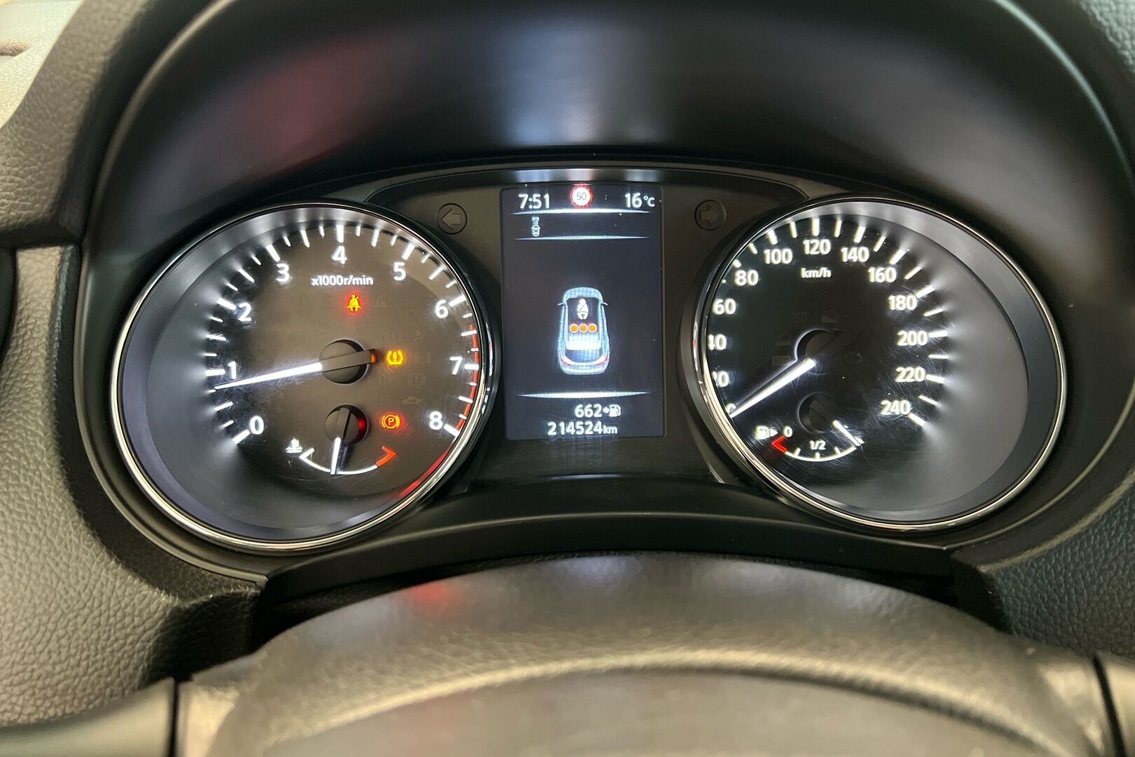 Nissan Qashqai iso kuva 11
