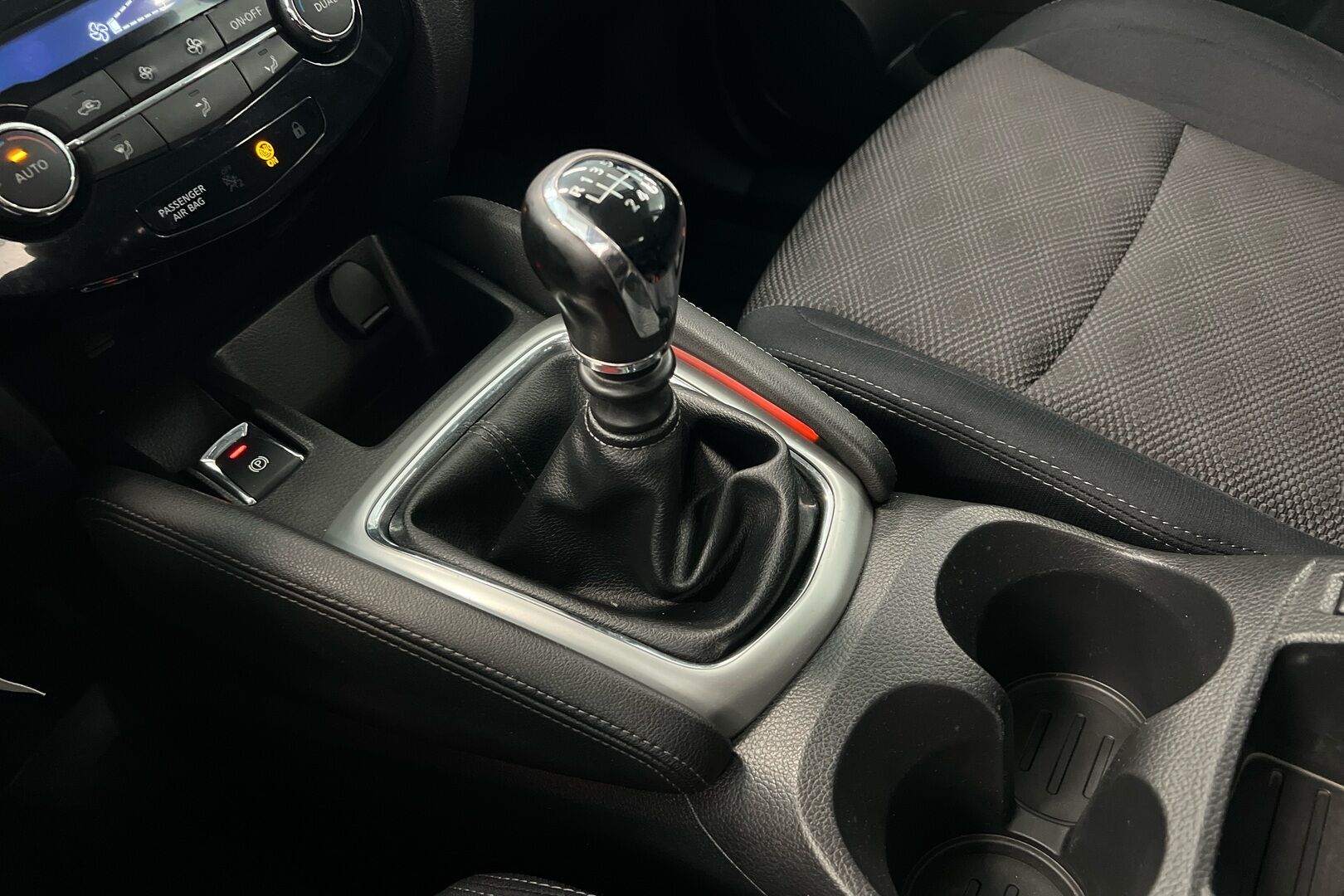 Nissan Qashqai iso kuva 13
