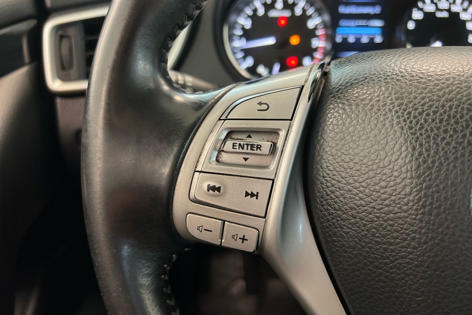 Nissan Qashqai iso kuva 14
