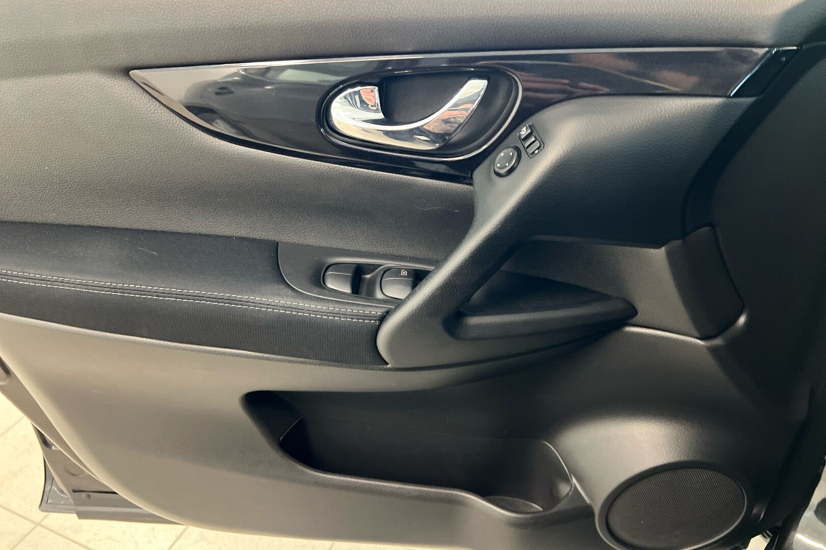 Nissan Qashqai iso kuva 17