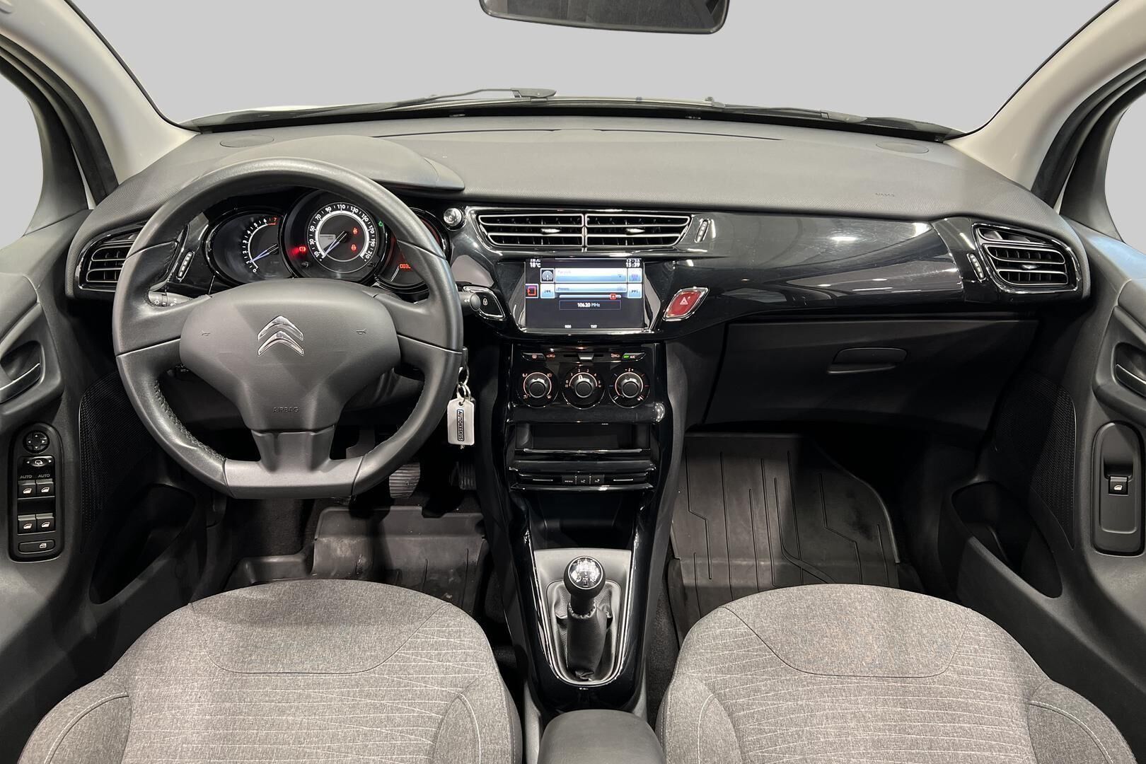 Citroen C3 iso kuva 11