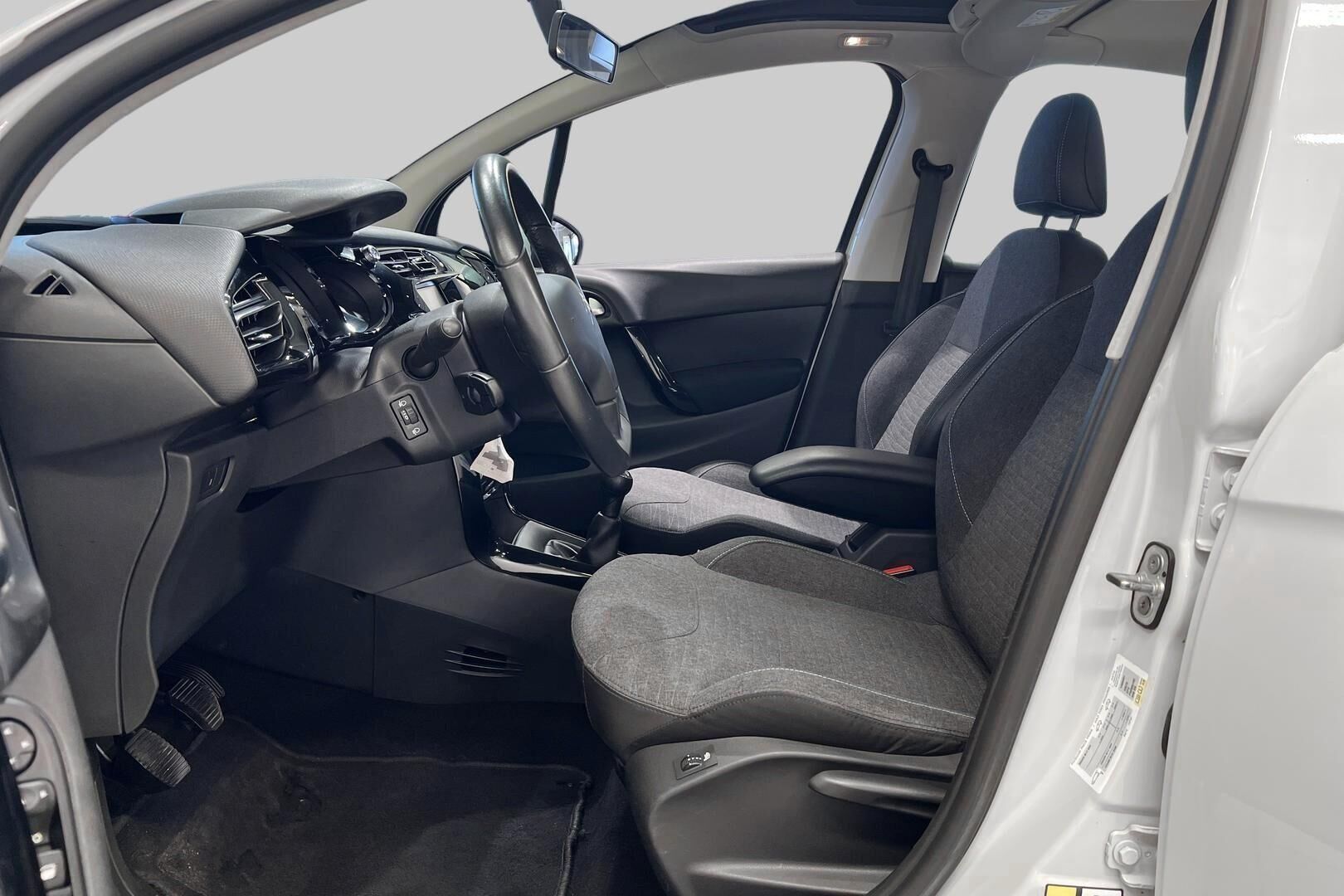 Citroen C3 iso kuva 9