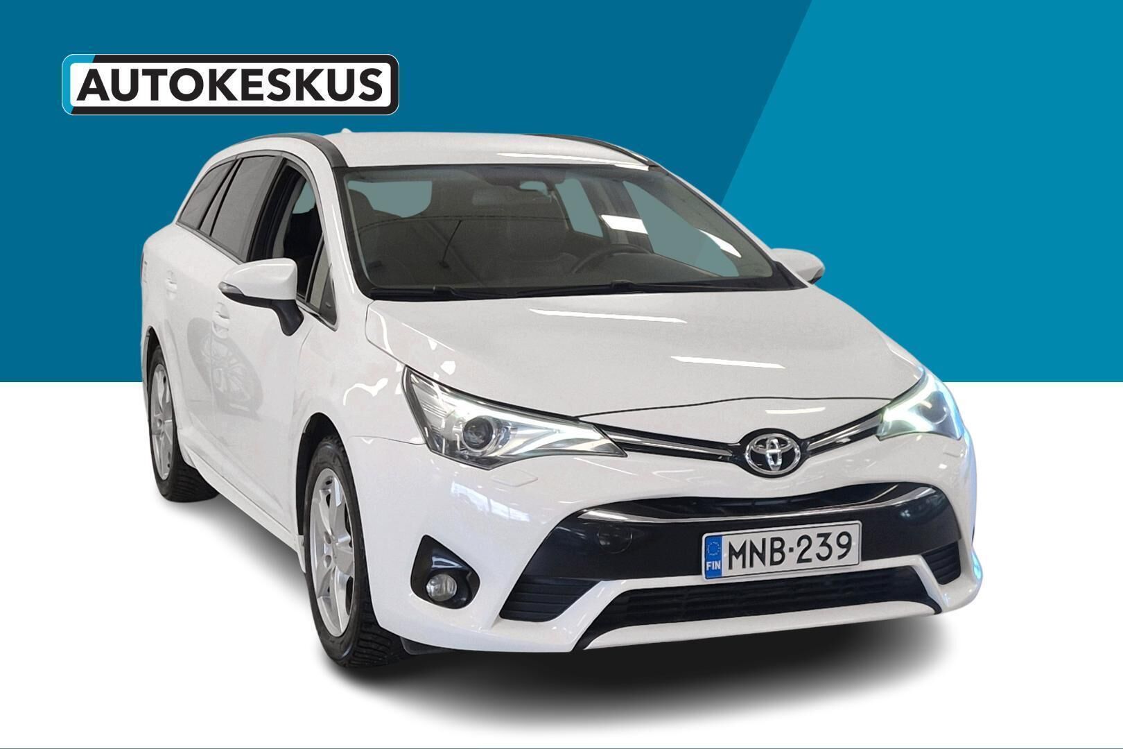 Toyota Avensis iso kuva 3