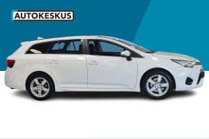 Toyota Avensis esikatselu 4