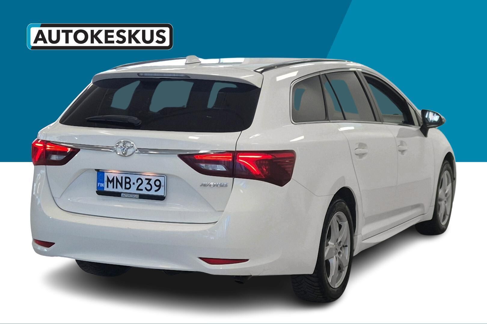 Toyota Avensis iso kuva 5