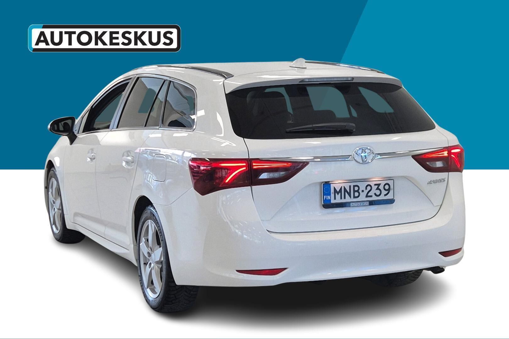 Toyota Avensis iso kuva 7
