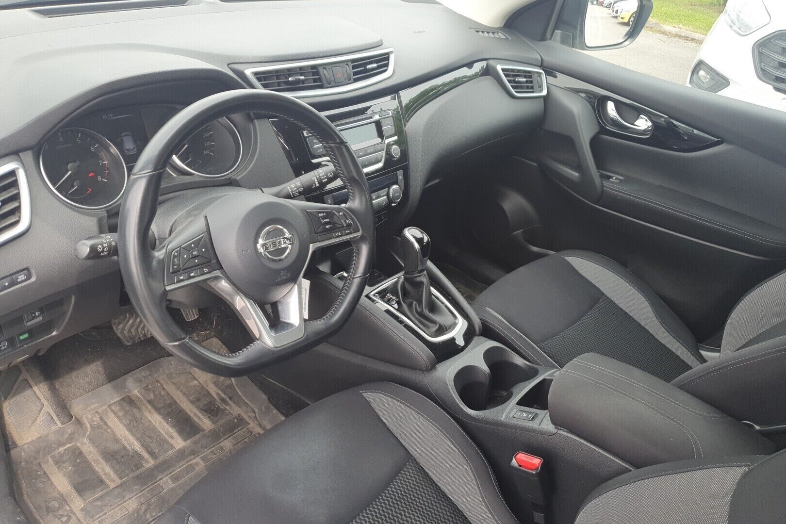 Nissan Qashqai iso kuva 1