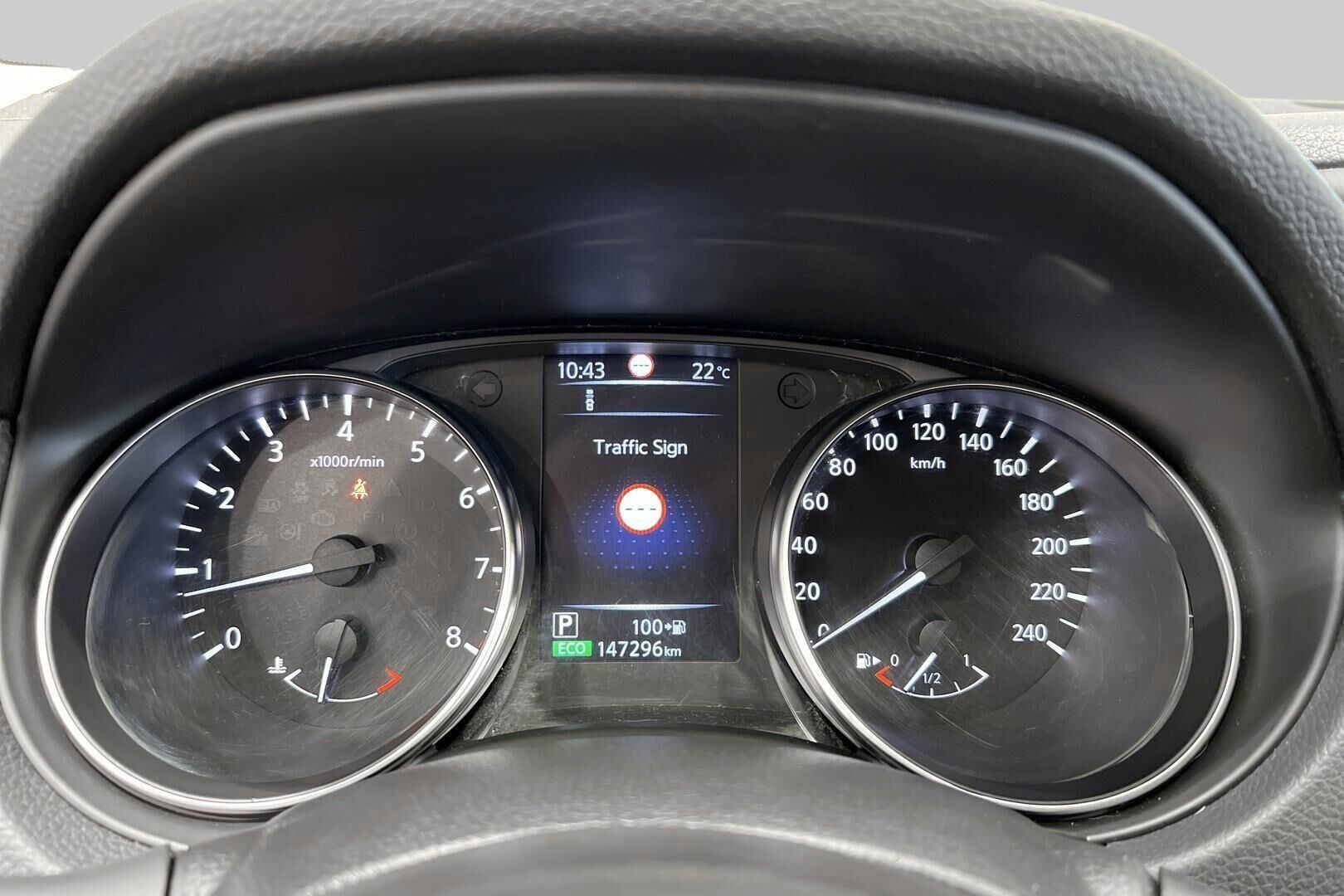 Nissan Qashqai iso kuva 14
