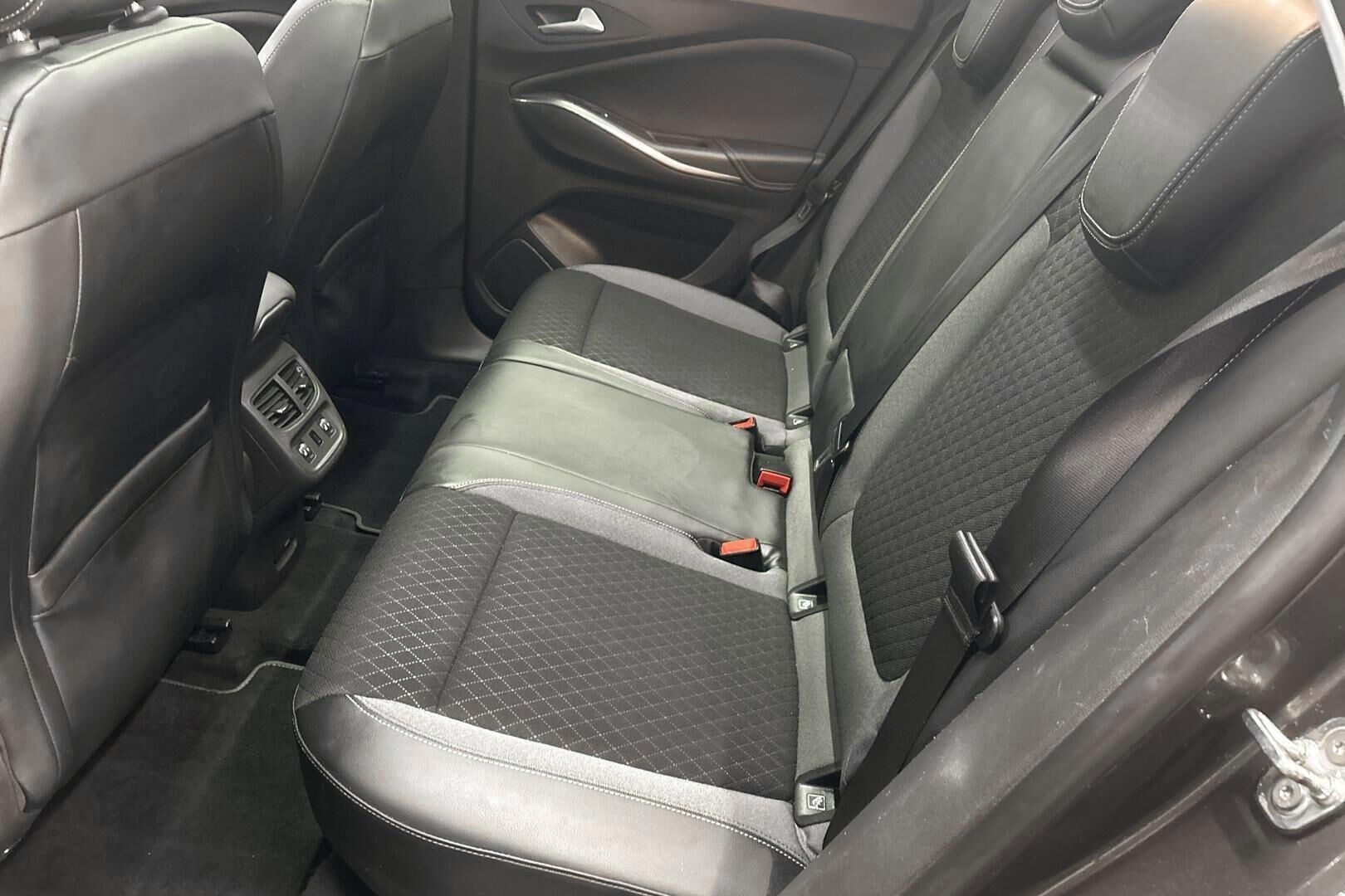 Opel Grandland X iso kuva 8