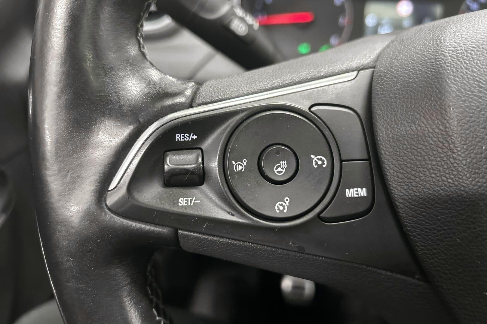 Opel Grandland X iso kuva 13