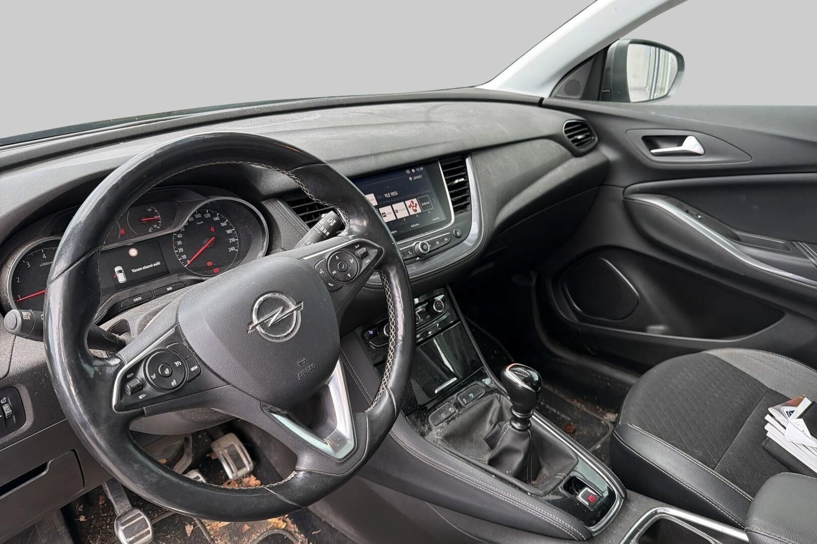 Opel Grandland X iso kuva 2