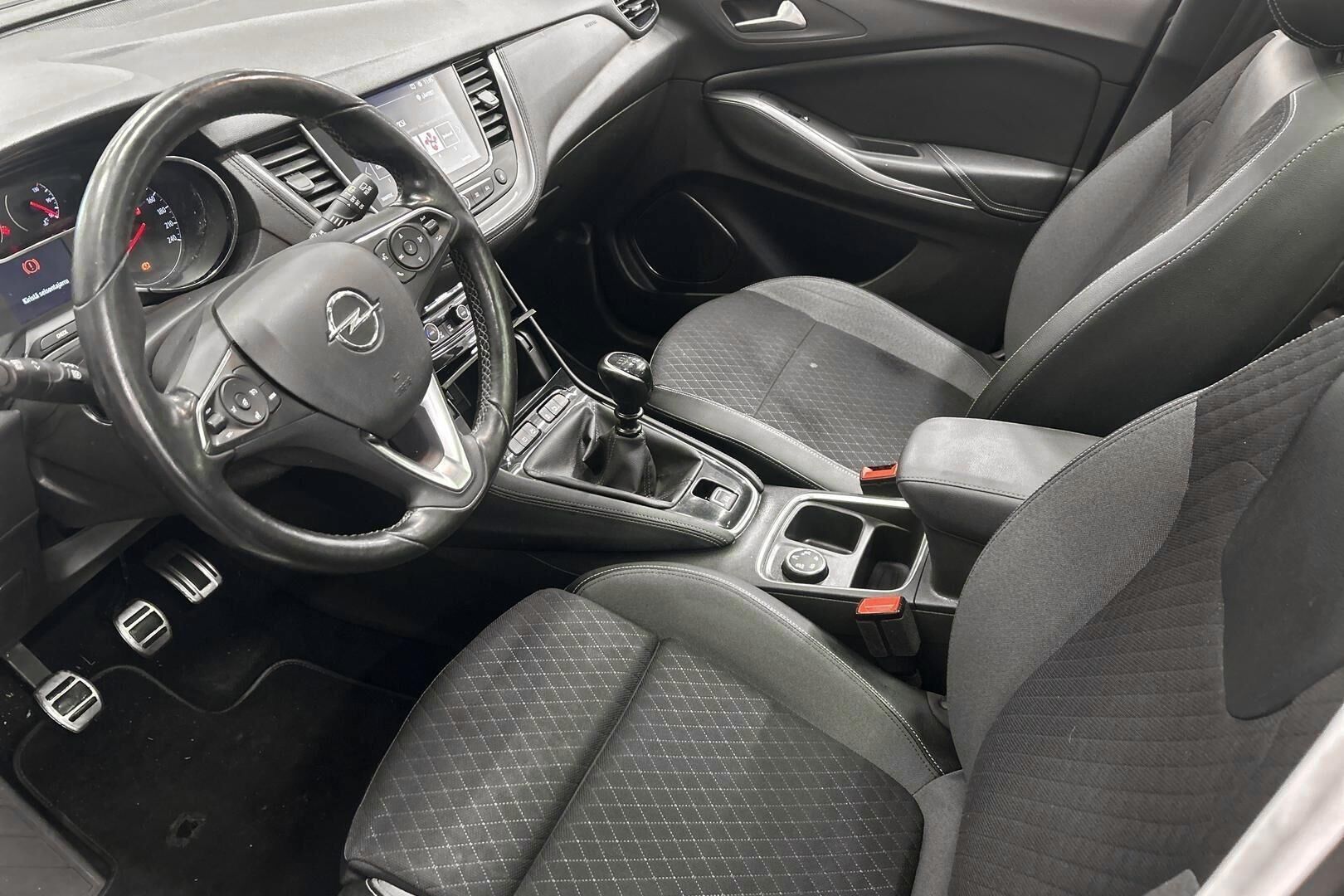 Opel Grandland X iso kuva 23