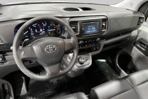 Toyota Proace esikatselu 11